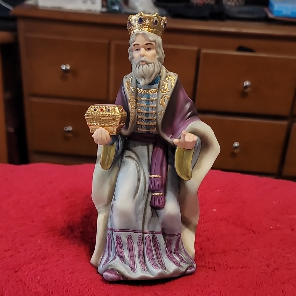 King Gaspar from the Thomas Kinkade Nativity collection by Hawthorne Village.